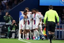 ENDRICK DELIVERS MASTERCLASS PERFORMANCE IN LYON'S STUNNING 2-1 VICTORY OVER PSG - BRAZILIAN WONDERKID LIGHTS UP PARC DES PRINCES!